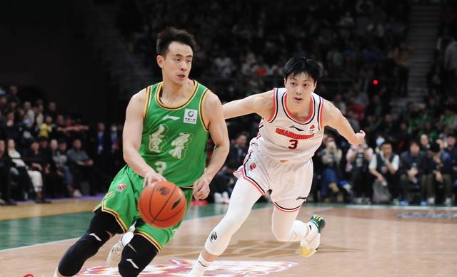 CBA前24轮排名！辽宁重回榜首，青岛追平深圳，天津连升2位超广州  第1张