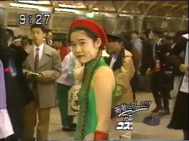 2024年新澳版资料正版图库_穿越时空：1995年Cosplay什么样？无美颜滤镜的美少女着实惊艳