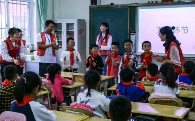 管家婆精准资料马会传真,关于中小学生的一则消息：中小学或迎来大变动，预计10月全面实施  第1张