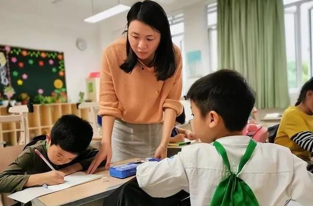 管家婆精准资料马会传真,关于中小学生的一则消息：中小学或迎来大变动，预计10月全面实施